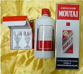  为什么茅台酒里面自带小酒杯酒仙告诉你可不是用来喝酒的