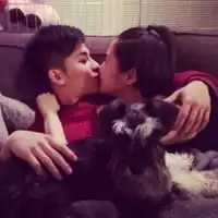  情侣接吻头像