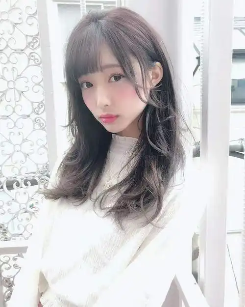  30岁女人的优雅知性发型,这一季我们的发型要的就是气质美