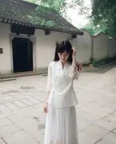  小仙女和小苹果走红网络美照清新脱俗