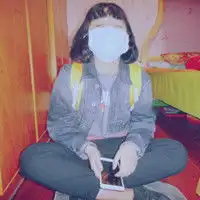 情侣头像单人不露脸盘腿