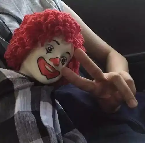  背景图你还年轻还会有很多人对你钟情