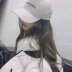  哪位好心人能给我这个的情侣头像
