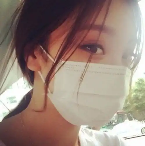  戴口罩防流感病毒要勤换免皮肤发炎