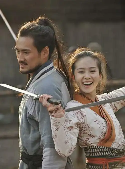  玲珑上线,张嘉益女儿担当主演,艺考成绩第一,灵气逼人