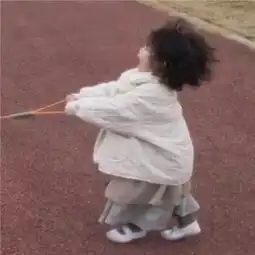  头像一个女孩最酷的时候是她心里没有任何喜欢的人