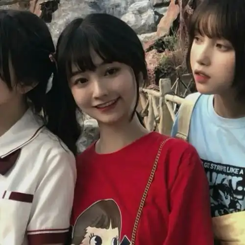  女生头像四人闺蜜头像真人动漫