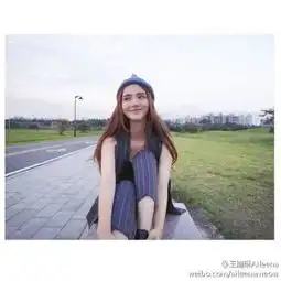  武大校花王维琳清丽脱俗秒杀黄灿灿