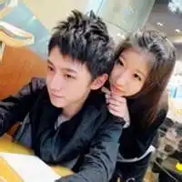  哥妹适合头像一左一右可爱卡通哥妹两头像