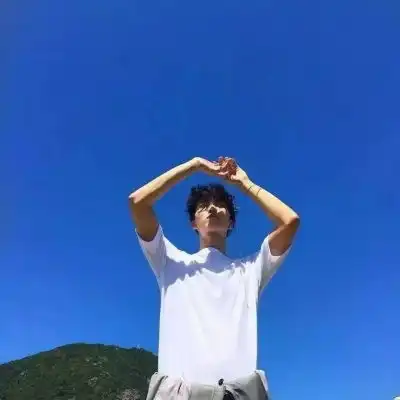 带来好运的男生微信头像