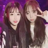  两个女生的qq头像