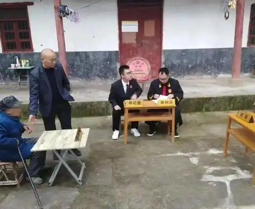  阆中龙泉八旬老人把4个子女告上法庭原因让人气愤又心疼