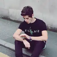 比较冷淡的欧美男生头像我很幸运在人海里找到了你男生头像