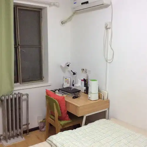  正规次卧,月租2000,限女生