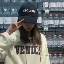 真人头像女生冷酷霸气 