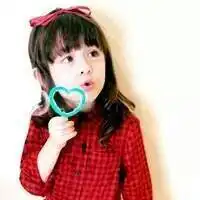  谁有像这样的小萝莉qq头像tat