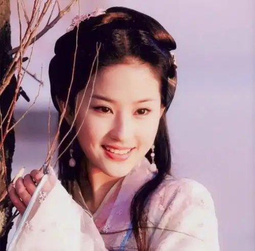  文咏珊很美,可刘亦菲的王语嫣,才是观众心中的白月光