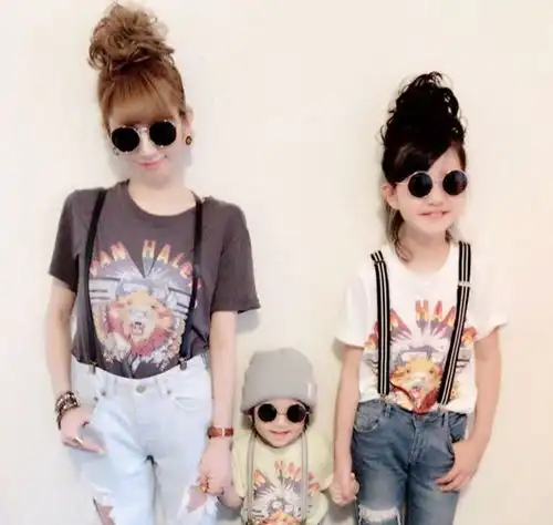 日本一妈妈和儿子的亲子穿搭走红网络,这亲子装可以说很厉害了