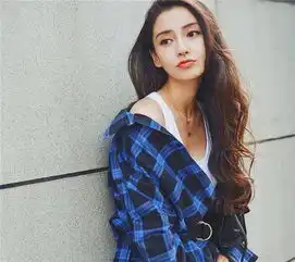  女星参加评选活动,杨幂杨颖刘诗诗倪妮赵丽颖,其中一人没有当选
