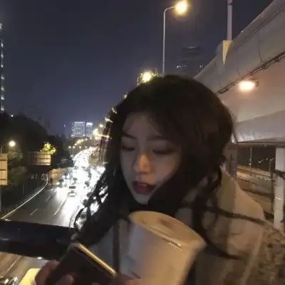 30岁女生微信头像简约气