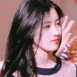  女生头像他人笑我太疯癫