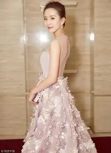  娱乐圈中看起来可爱甜美的女星郑爽赵丽颖唐嫣上榜谁更可爱