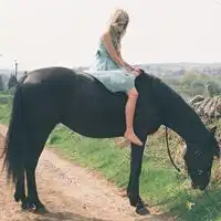女人专用的微信头像骑马