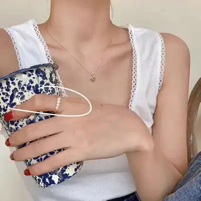  苏瓷唯美精致部位女头锁骨唯美微信头像我要个性网