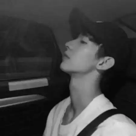  好看的黑白男生头像,看了后莫名其妙的难过好久