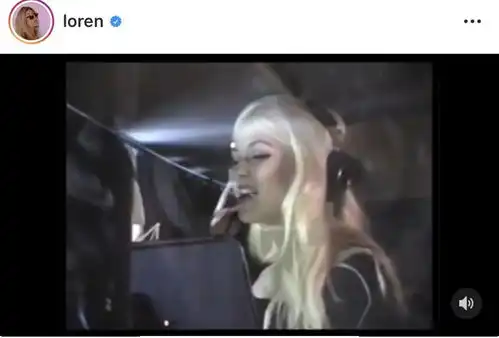  美国00后少女火遍外网被赞真人芭比,拍张照就能赚百万