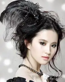  黄晓明烟熏妆惊呆小伙伴揭明星雷人妆容