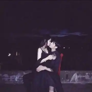  情侣头像街头版一男一女,情侣头像图片