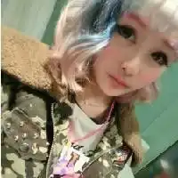 qq头像女生可爱圆形浅眸