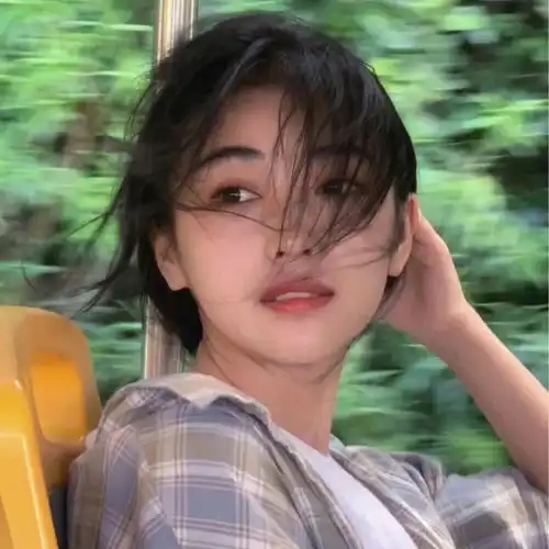 四叶草头像 小清新章婷