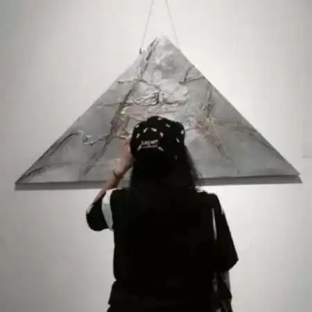  高冷情侣头像背影一男一女我是最幸福的