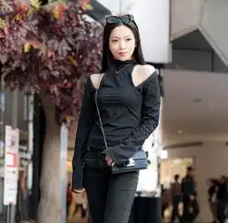 简约微笑头像街拍