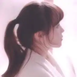  求闺蜜头像,真人的一定要女孩哦可爱一点的