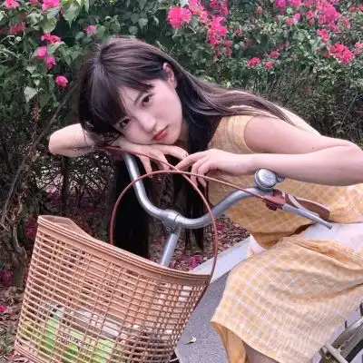  微信女头简约干净又气质,女头简单大方淡雅