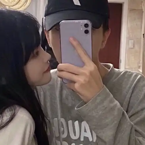 情侣头像不露脸一人一半
