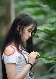  武大校花完胜人大女神天使面孔魔鬼身材
