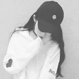 女生戴帽子口罩超霸气头
