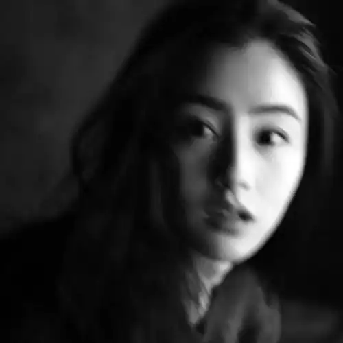 微信头像女生简单大方阳
