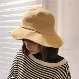 女生戴帽子口罩超霸气头