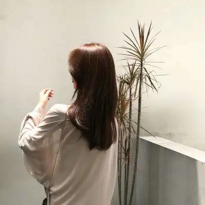干净头像背影女