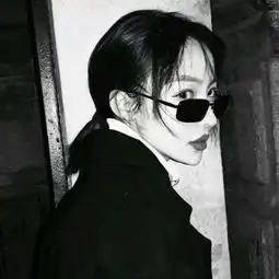  黑白御姐女头