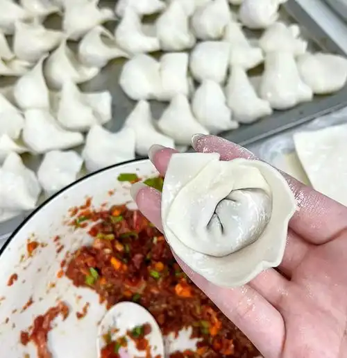  立秋啦传统习俗吃饺子,推荐3种贴秋膘饺子,寓意平安吉祥