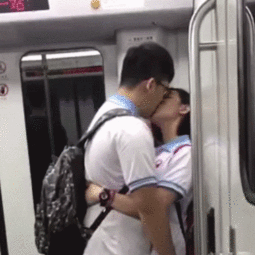 接吻拉丝的情侣头像广州