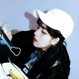  2018清新阳光长发女生头像精选即使等不到天荒也要走到地老