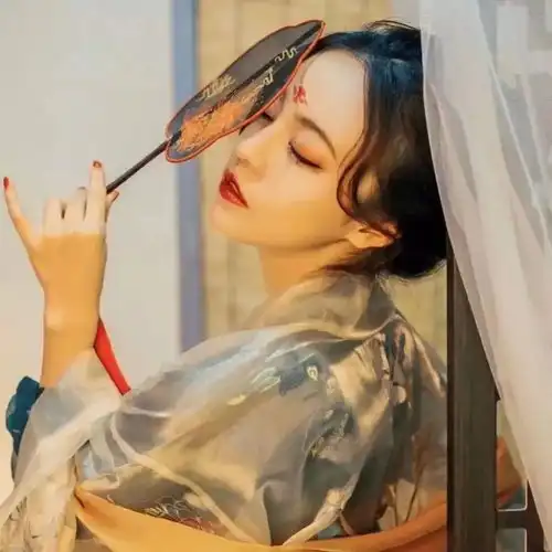  意境古风女生头像万物更新旧疾当愈长安常在