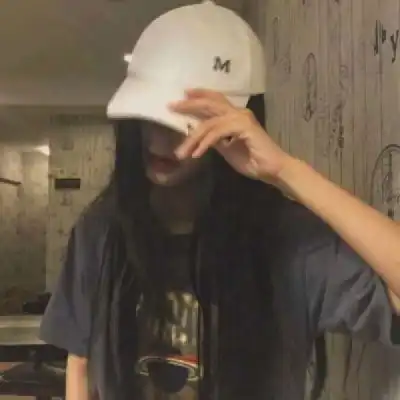 原宿风暗黑系女生头像真人孤独堕落女生头像高冷